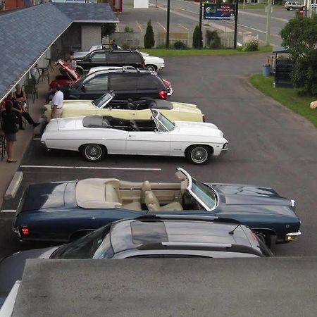 Motel Montgolfiere Jp Saint-Jean-sur-Richelieu Εξωτερικό φωτογραφία