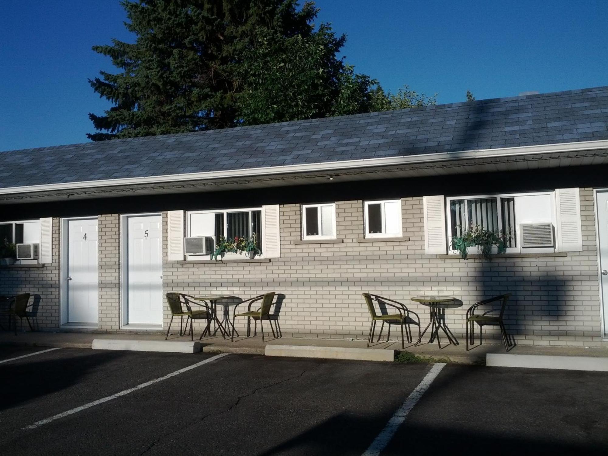 Motel Montgolfiere Jp Saint-Jean-sur-Richelieu Εξωτερικό φωτογραφία