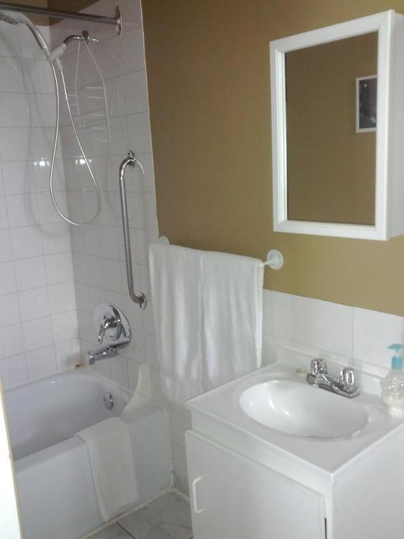 Motel Montgolfiere Jp Saint-Jean-sur-Richelieu Δωμάτιο φωτογραφία