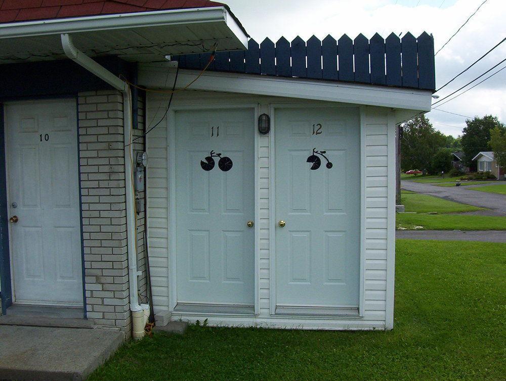 Motel Montgolfiere Jp Saint-Jean-sur-Richelieu Εξωτερικό φωτογραφία
