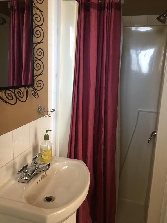 Motel Montgolfiere Jp Saint-Jean-sur-Richelieu Εξωτερικό φωτογραφία