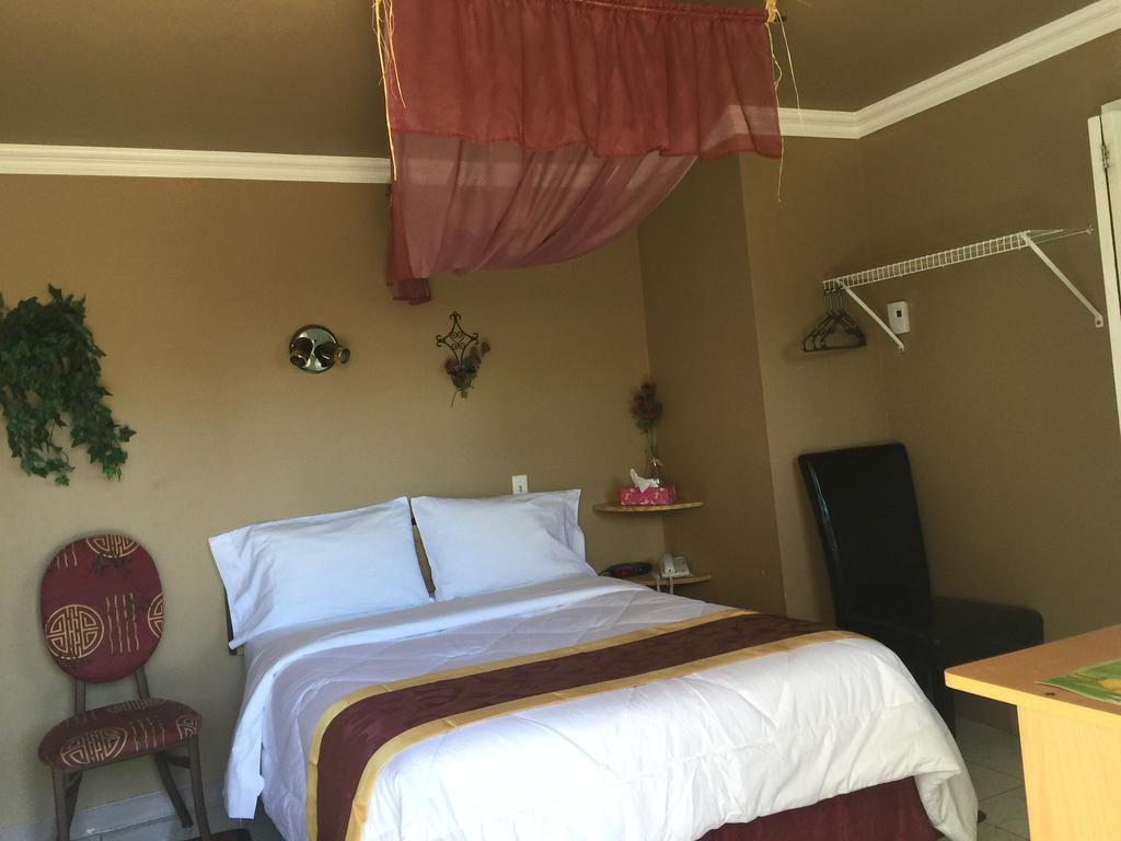 Motel Montgolfiere Jp Saint-Jean-sur-Richelieu Εξωτερικό φωτογραφία