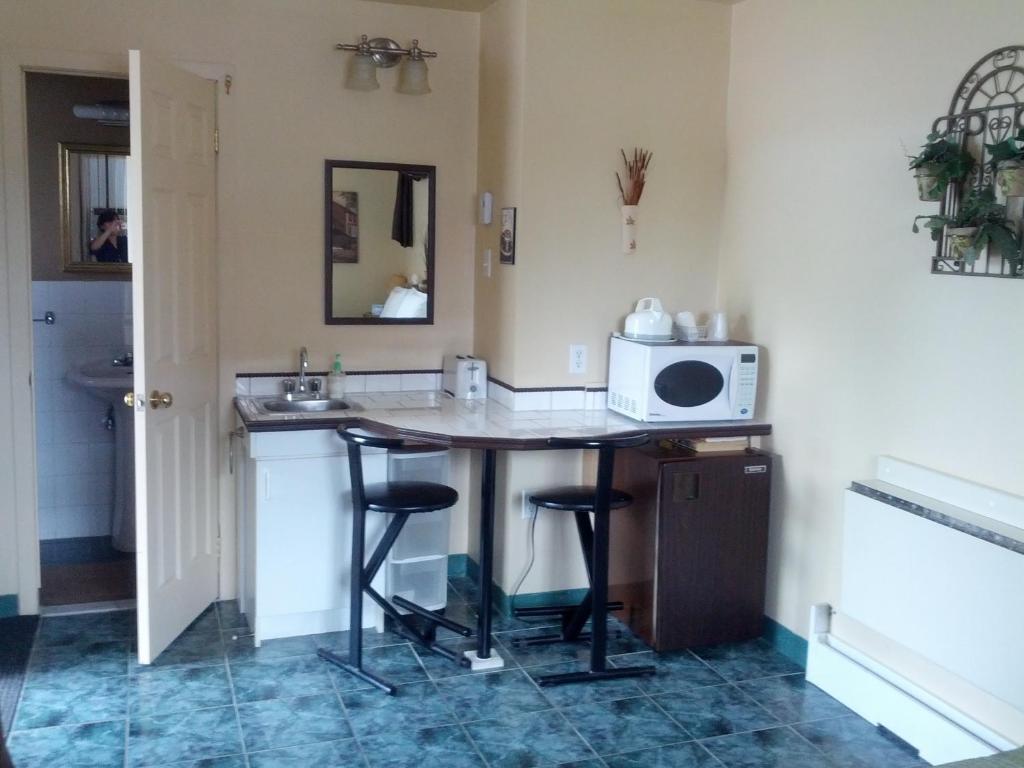 Motel Montgolfiere Jp Saint-Jean-sur-Richelieu Δωμάτιο φωτογραφία
